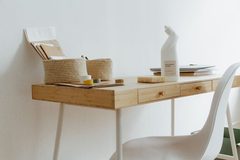 Consejos prácticos para un espacio de trabajo en casa eficiente y cómodo